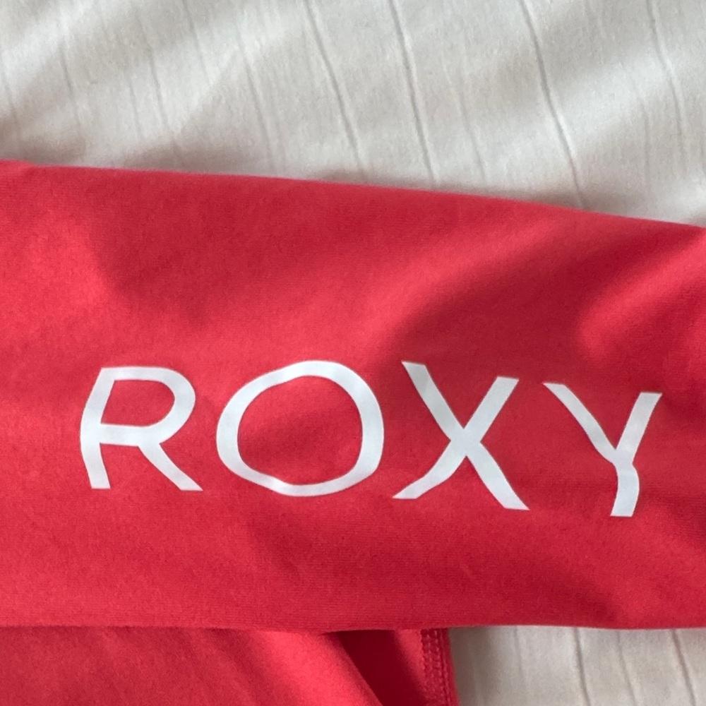 Roxy Vibrant Red Rash Guard - Picture 4 of 5